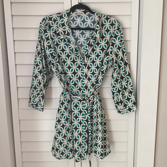 green emerald velvet dress Zara Green White and Purple Floral Dress- Size S  The Saved Collection